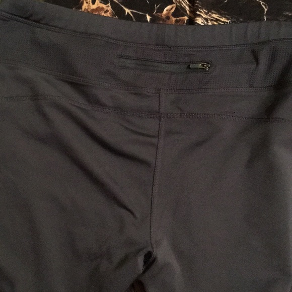 Grey Athleta running/yoga pants - Picture 5 of 7
